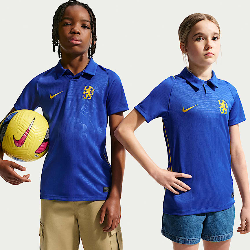 Chelsea FC Strike Men's Nike Dri-FIT Soccer Drill Top. Nike.com
